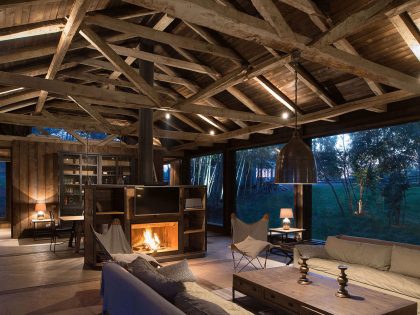 A Cozy Rustic Barn House Surrounded by a Lush Forest of Los Ríos Region, Chile by Estudio Valdés Arquitectos (8)