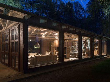 A Cozy Rustic Barn House Surrounded by a Lush Forest of Los Ríos Region, Chile by Estudio Valdés Arquitectos (9)