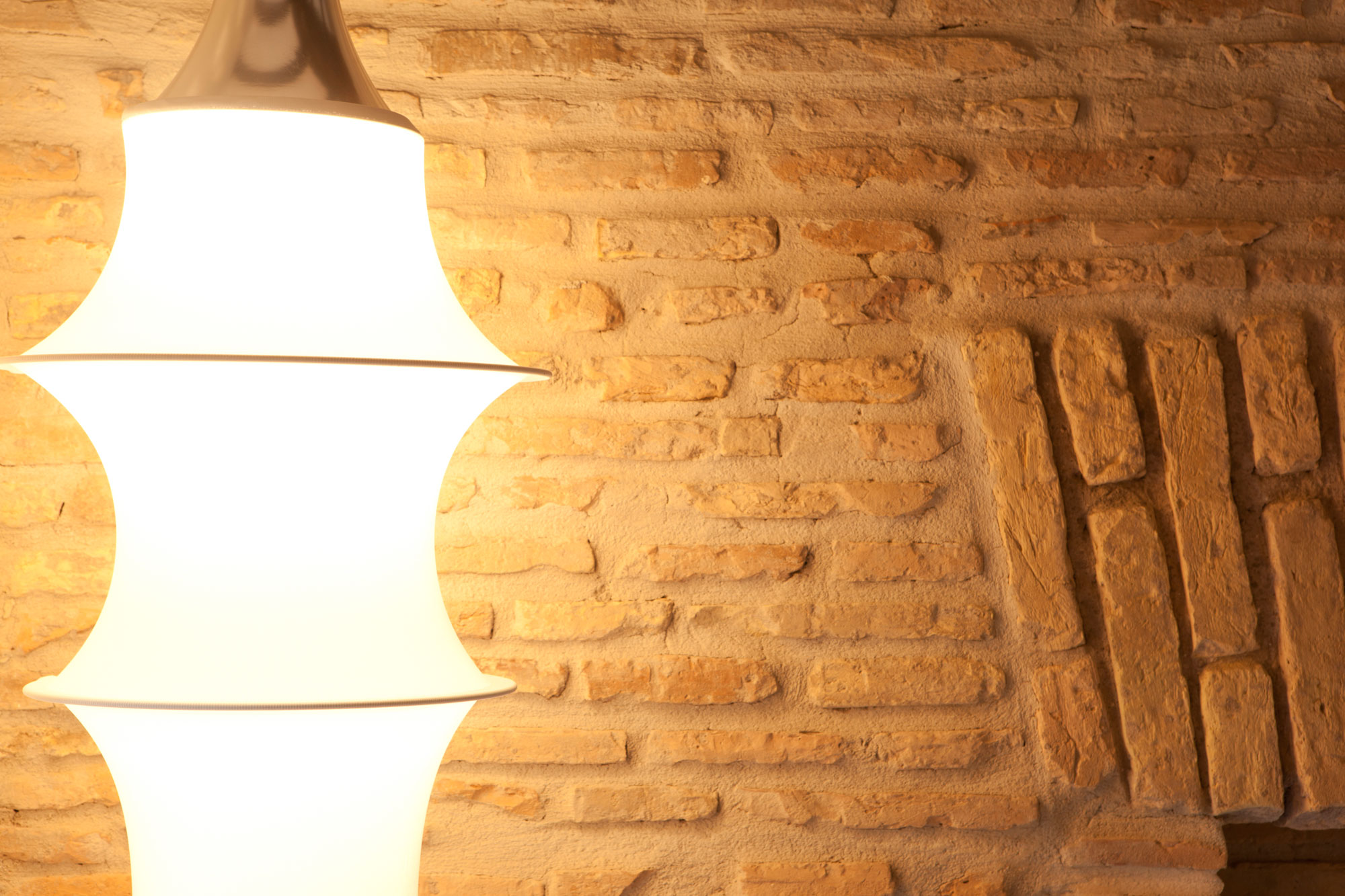 A Cozy Studio Apartment Combines Modern and Traditional Elements in Trastevere by Archifacturing (19)