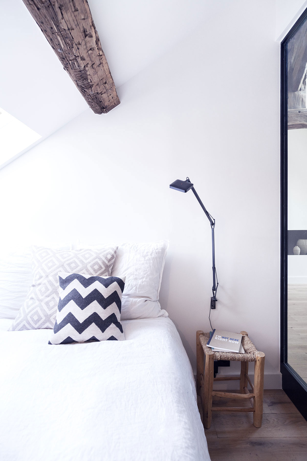 A Cozy and Bright Apartment with Rustic and Contemporary Charm in Le Marais, France by Margaux Beja (10)