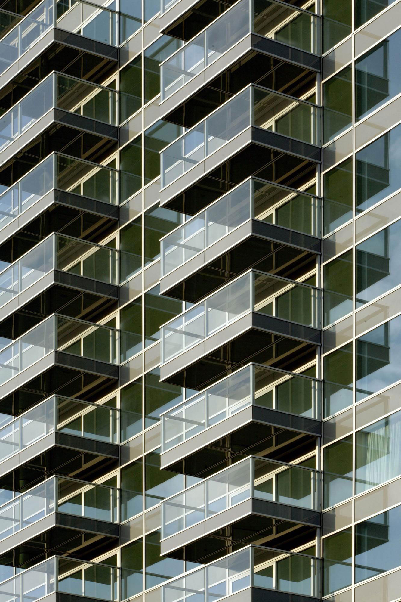 A Energy Efficient Modern Apartment with Stunning Views in Rotterdam, The Netherlands by Wiel Arets Architects (18)