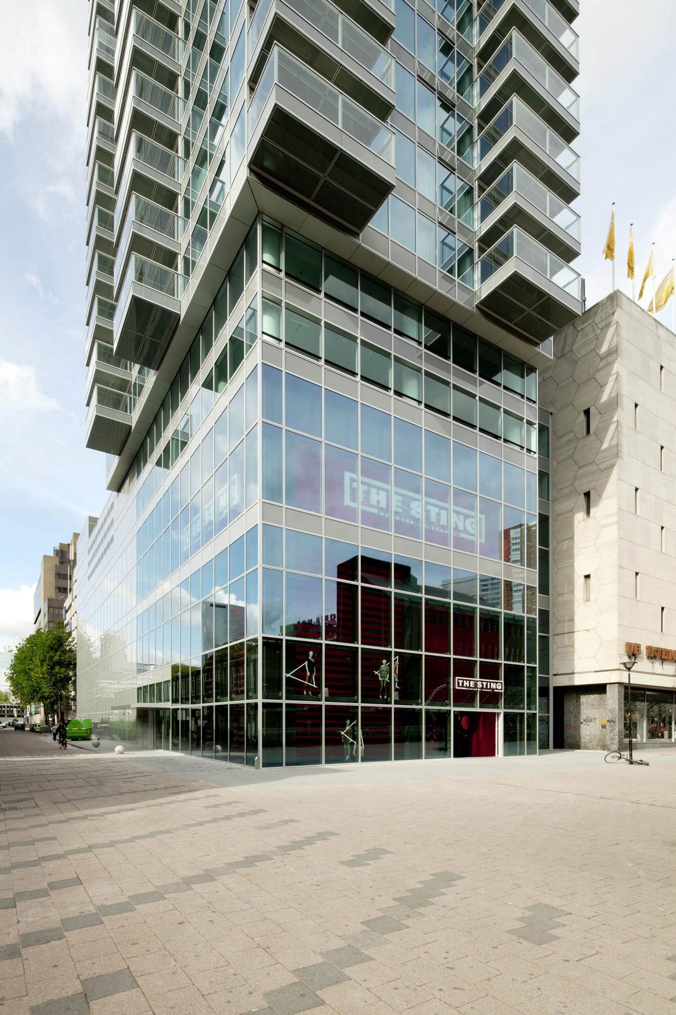 A Energy Efficient Modern Apartment with Stunning Views in Rotterdam, The Netherlands by Wiel Arets Architects (26)