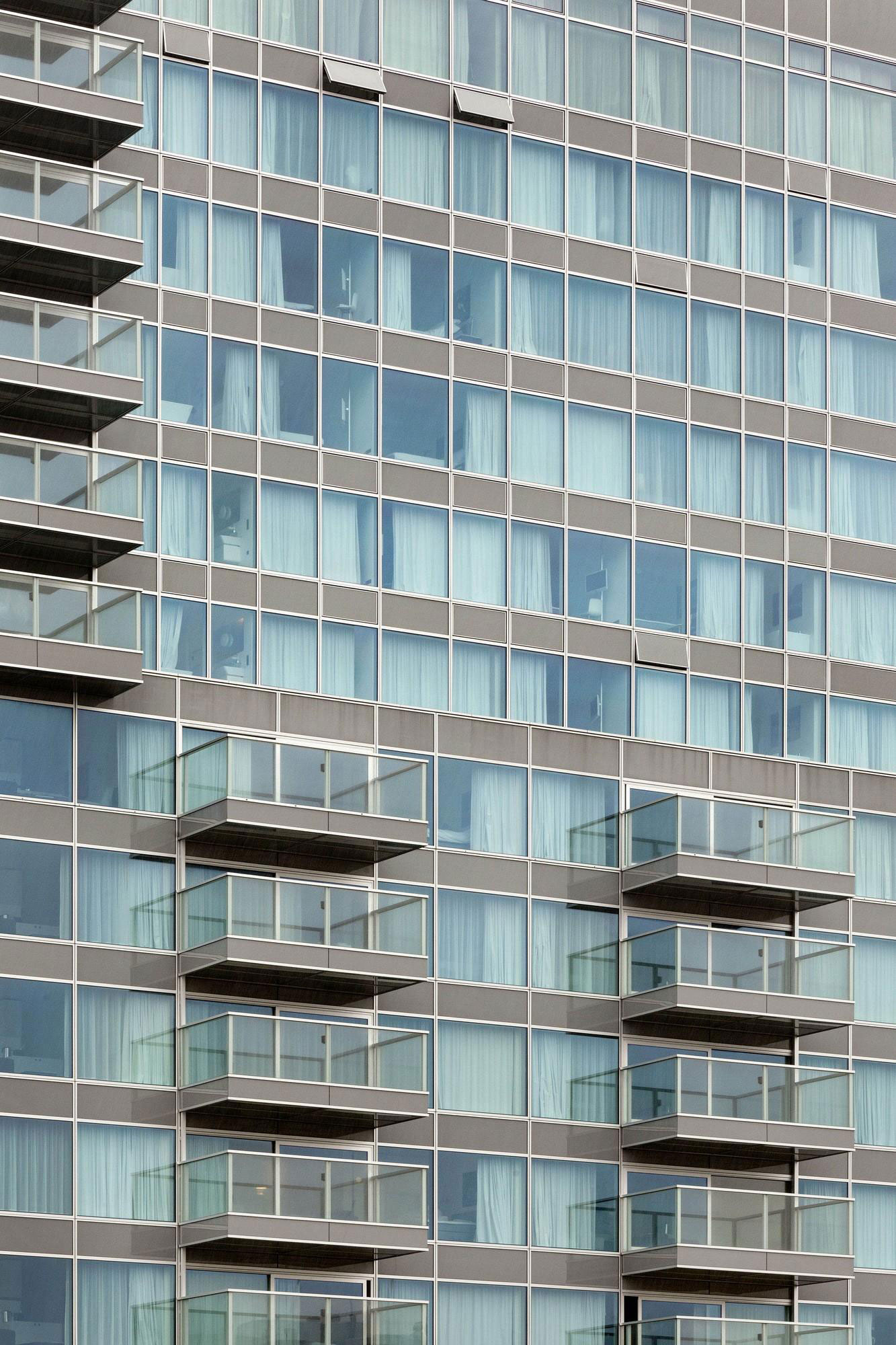 A Energy Efficient Modern Apartment with Stunning Views in Rotterdam, The Netherlands by Wiel Arets Architects (27)