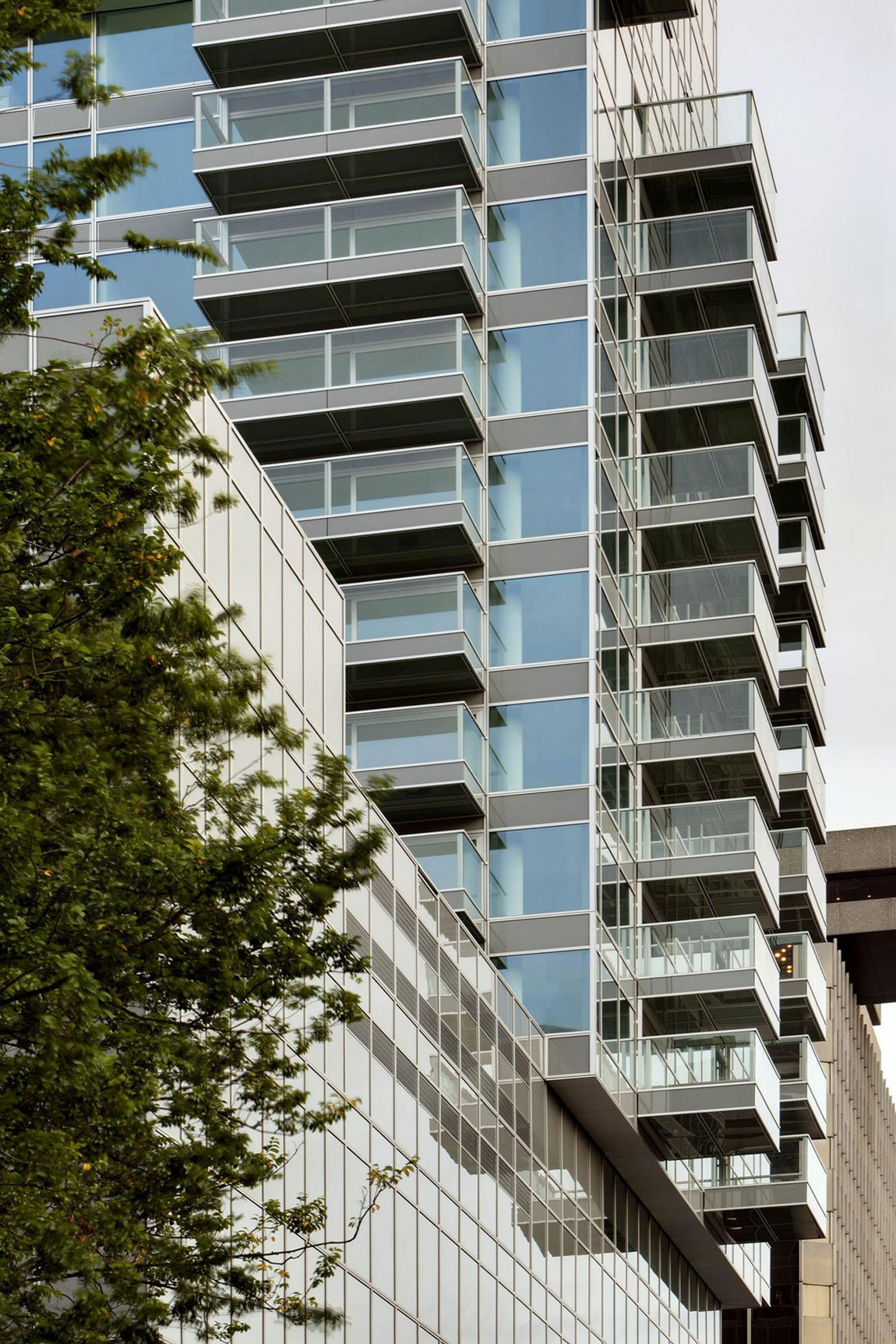 A Energy Efficient Modern Apartment with Stunning Views in Rotterdam, The Netherlands by Wiel Arets Architects (29)