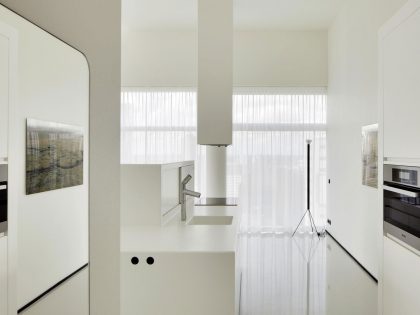 A Energy Efficient Modern Apartment with Stunning Views in Rotterdam, The Netherlands by Wiel Arets Architects (8)