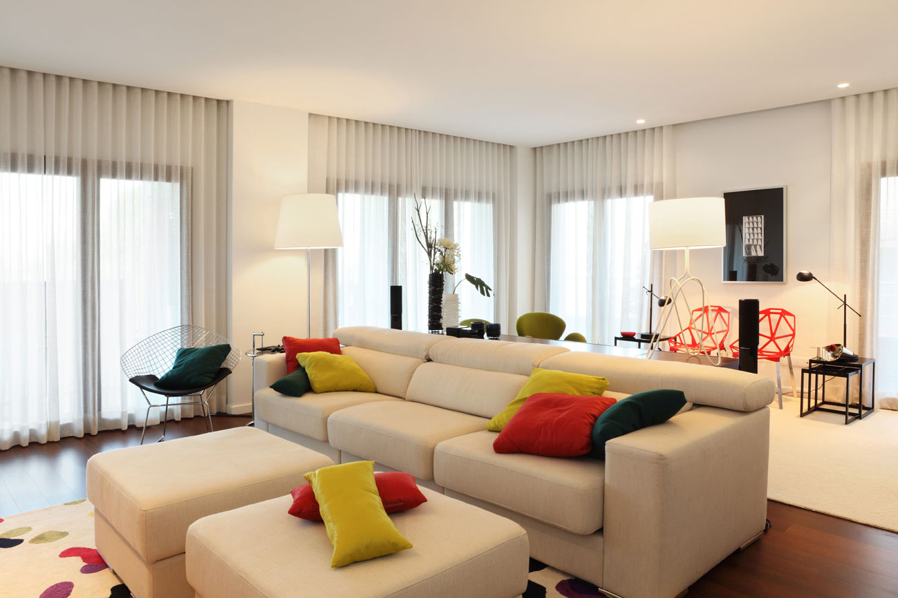 A Fabulous Contemporary Home with Splash of Vibrant Color in Lisbon, Portugal by Tiago Patricio Rodrigues (1)
