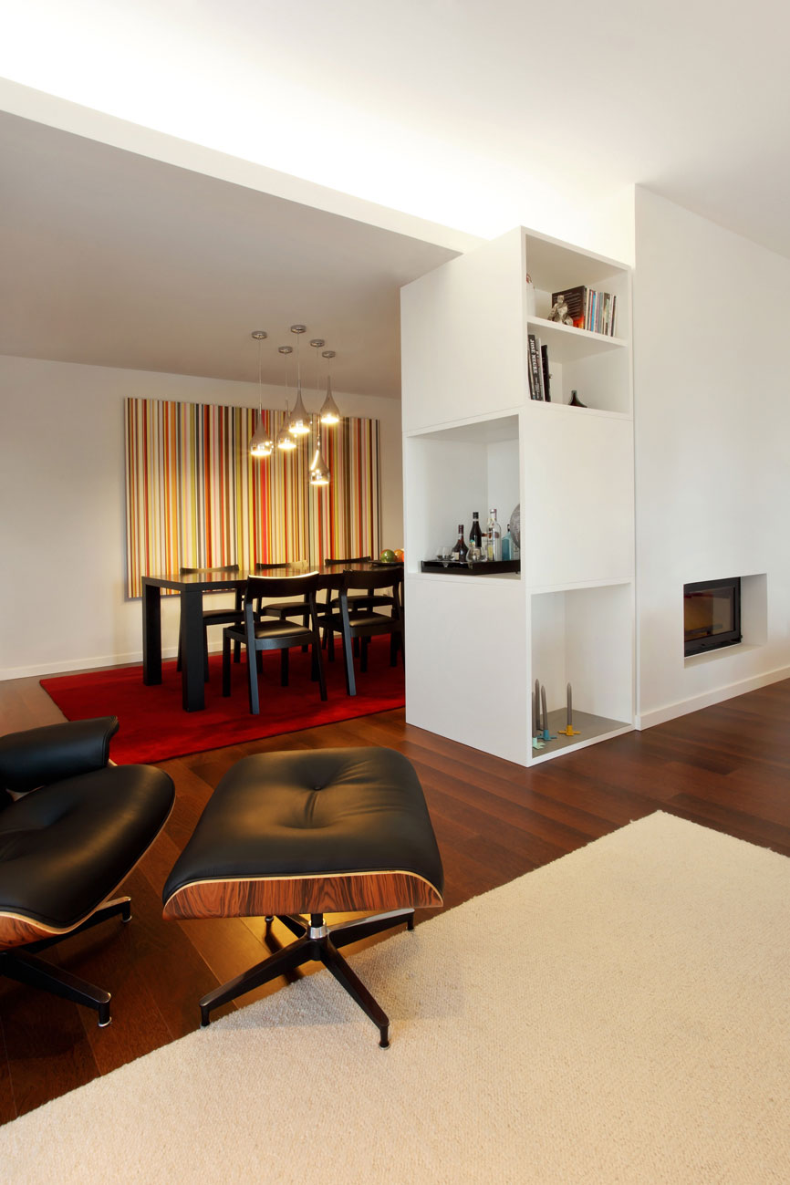 A Fabulous Contemporary Home with Splash of Vibrant Color in Lisbon, Portugal by Tiago Patricio Rodrigues (12)