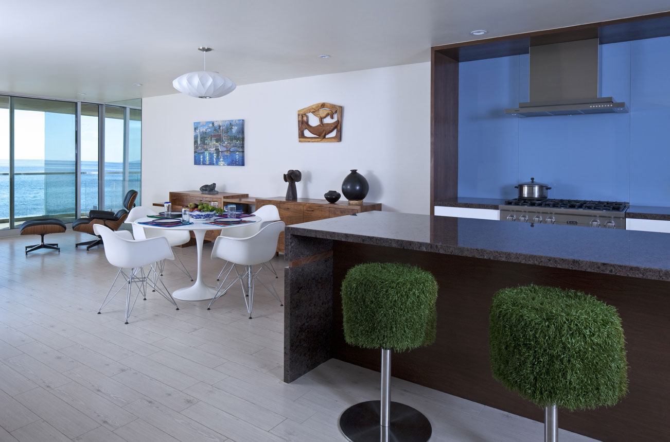 A Fabulous Contemporary Home with Striking View Of Sea in Malibu, California by Minarc (4)