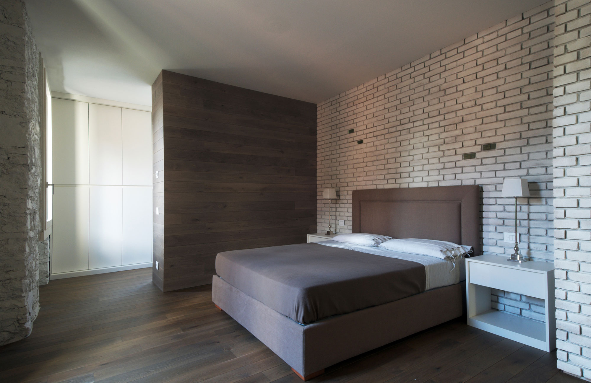 A House with a Modernized Victorian Vibe Filled with Texture Appearance in Cerano D'intelvi, Italy by Lorenzo Guzzini (10)