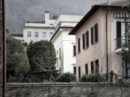 A House with a Modernized Victorian Vibe Filled with Texture Appearance in Cerano D'intelvi, Italy by Lorenzo Guzzini (18)