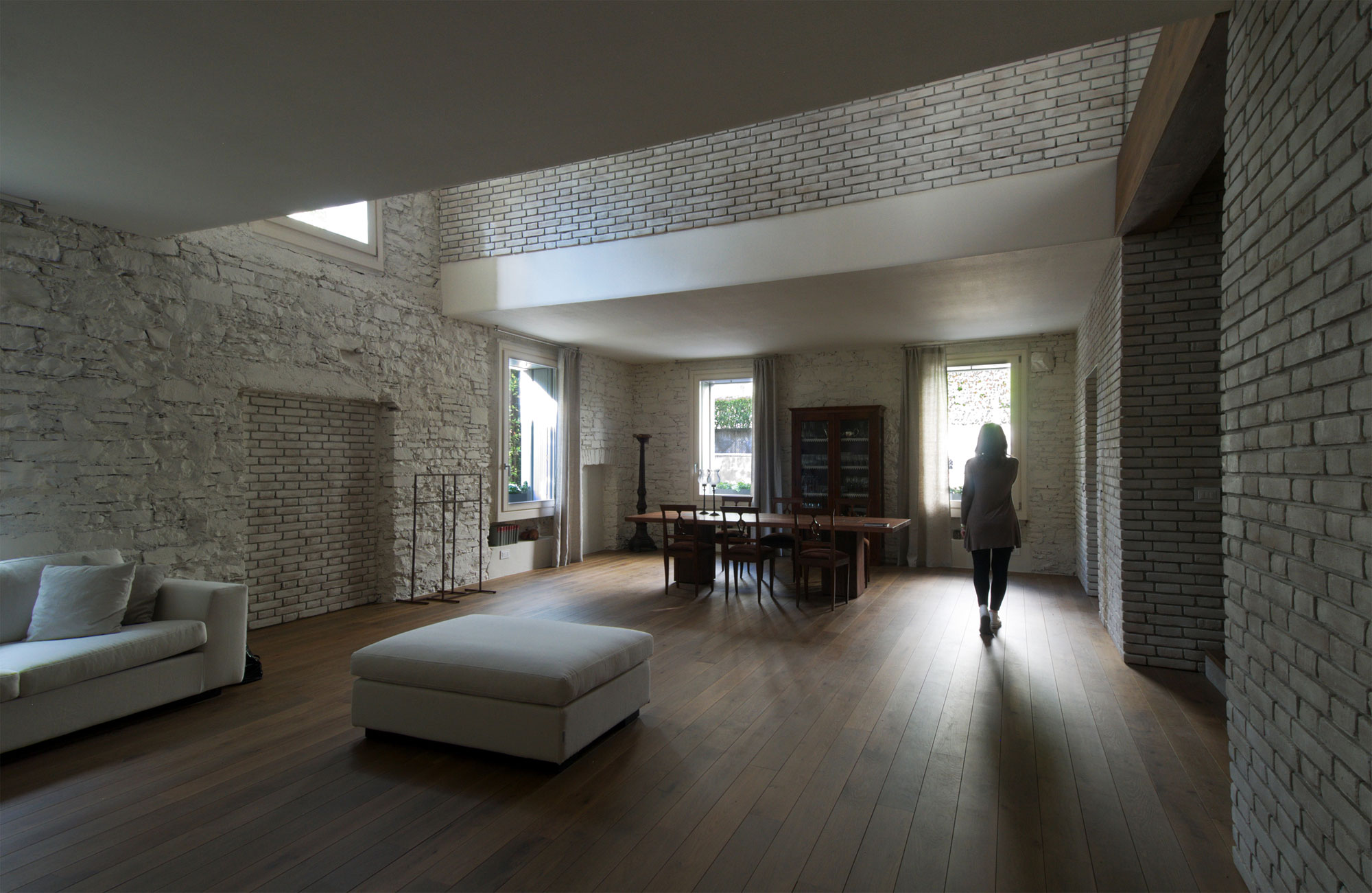 A House with a Modernized Victorian Vibe Filled with Texture Appearance in Cerano D'intelvi, Italy by Lorenzo Guzzini (3)