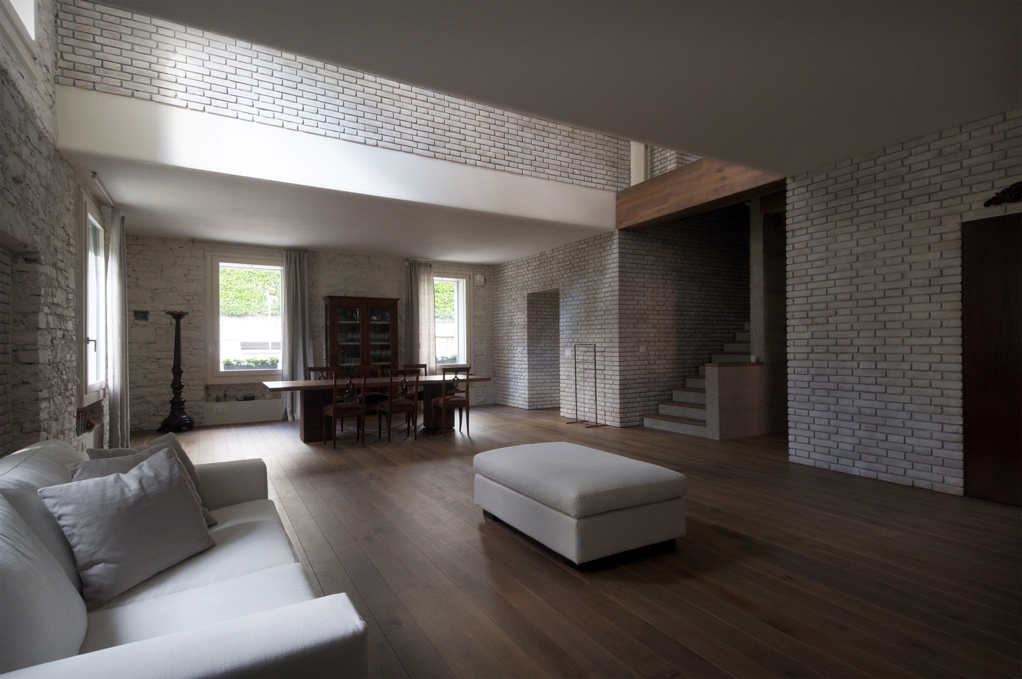 A House with a Modernized Victorian Vibe Filled with Texture Appearance in Cerano D'intelvi, Italy by Lorenzo Guzzini (4)
