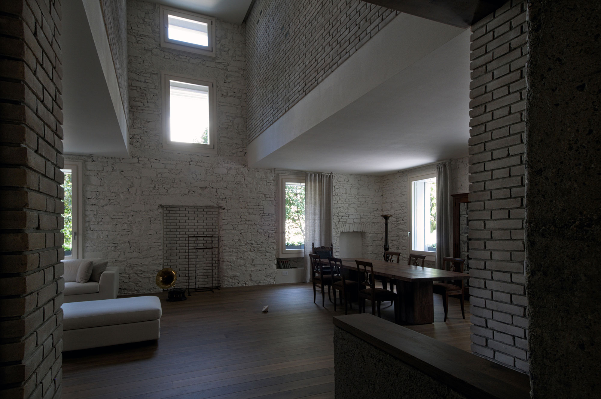 A House with a Modernized Victorian Vibe Filled with Texture Appearance in Cerano D'intelvi, Italy by Lorenzo Guzzini (5)