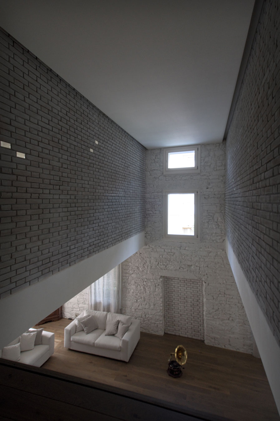 A House with a Modernized Victorian Vibe Filled with Texture Appearance in Cerano D'intelvi, Italy by Lorenzo Guzzini (6)