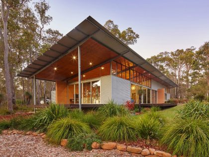 A Light-Filled Contemporary Home with Corrugated Steel Walls in Margaret River by Archterra Architects (19)