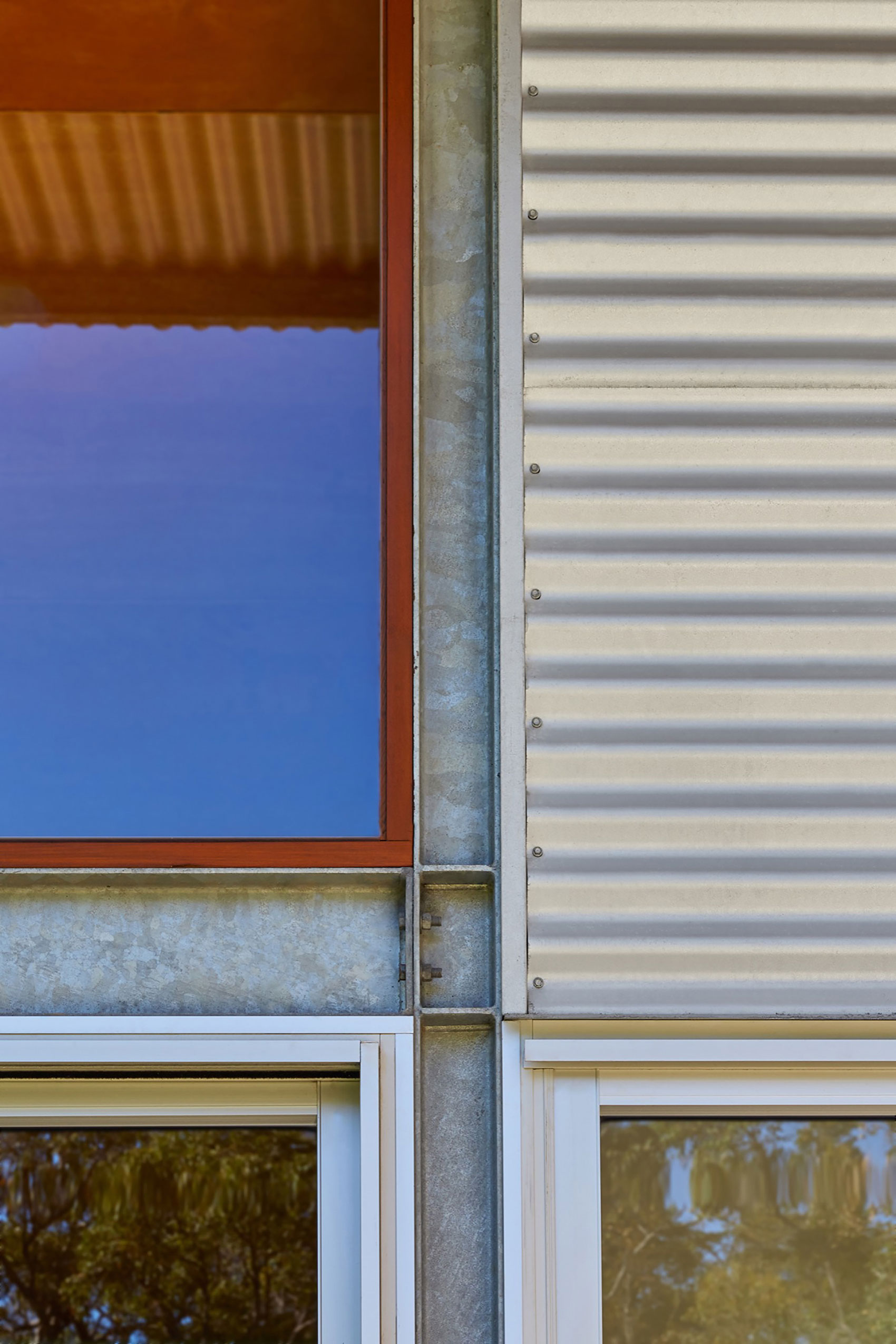 A Light-Filled Contemporary Home with Corrugated Steel Walls in Margaret River by Archterra Architects (8)