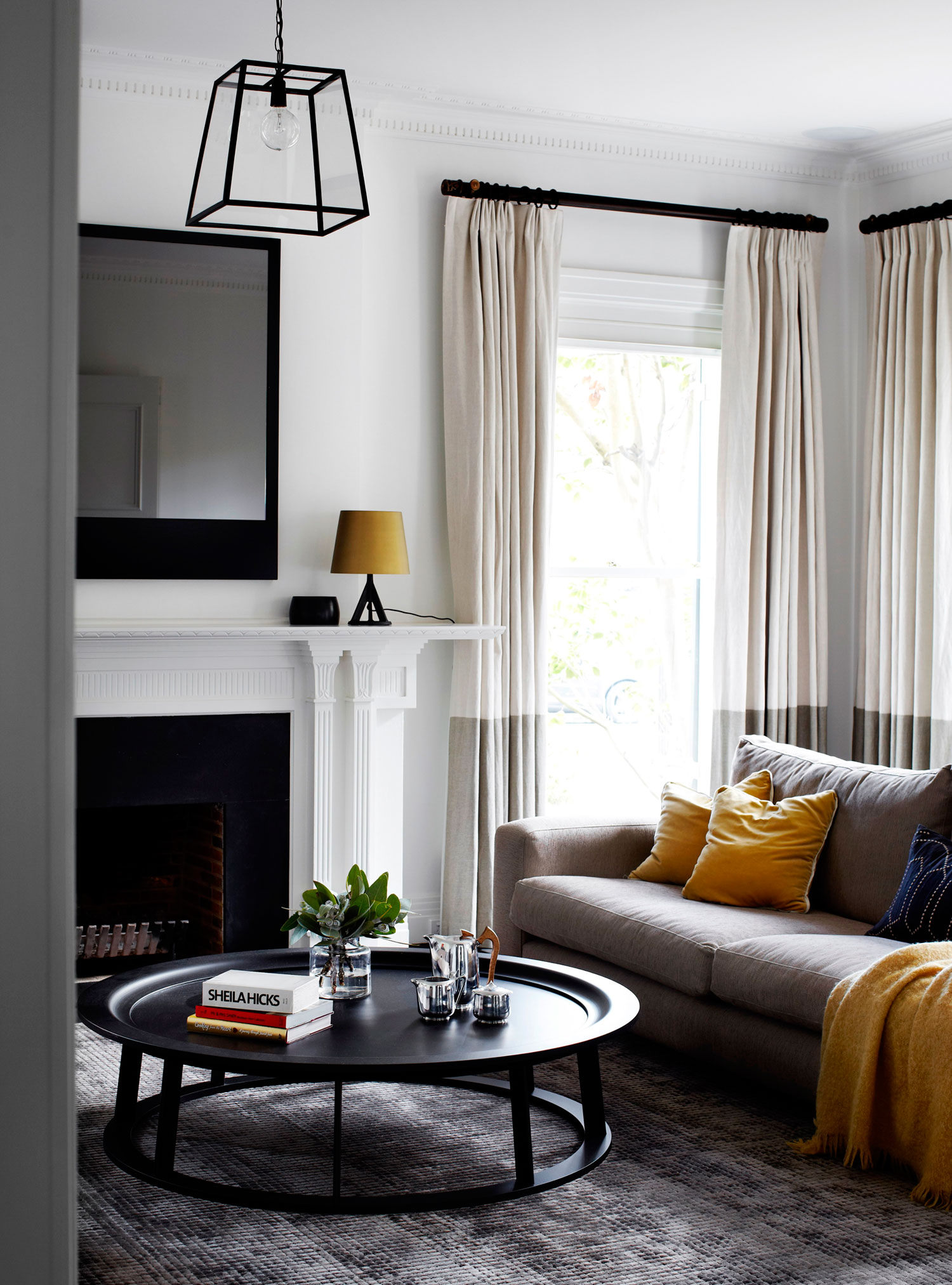 A Light-Filled and Vibrant Contemporary Home of Strong Contrasts for a Busy Family of Four in Toorak by Robson Rak Architects (3)