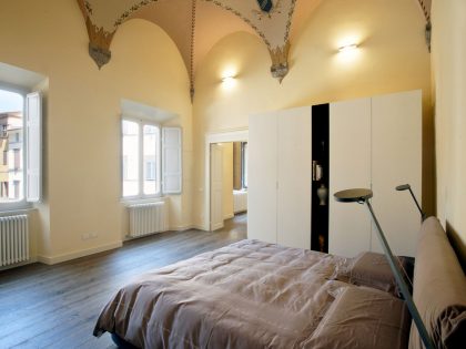A Luminous Apartment Full of Contemporary Elegance in Siena, Italy by CMT Architetti (17)