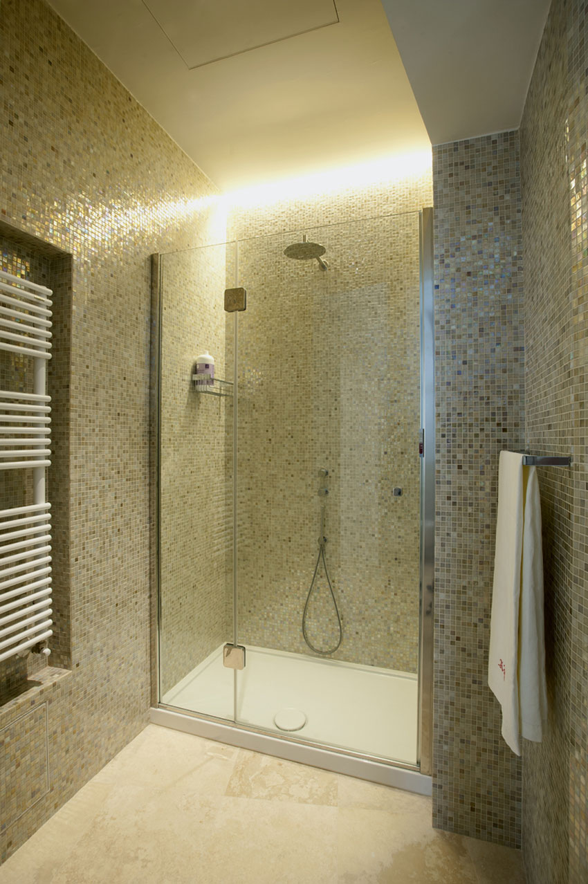 A Luminous Apartment Full of Contemporary Elegance in Siena, Italy by CMT Architetti (20)