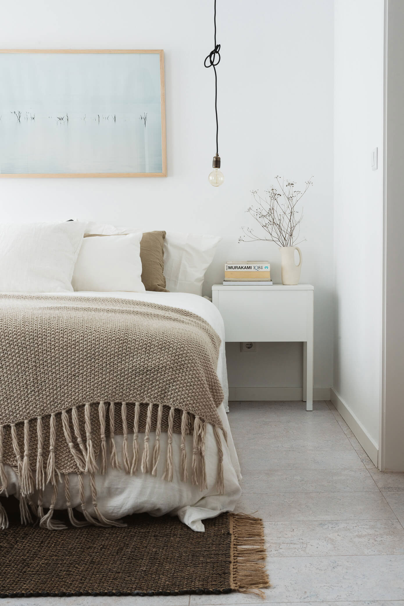 A Luminous Apartment Mixes Character Charm with Contemporary Style in Lisbon by Arkstudio (12)