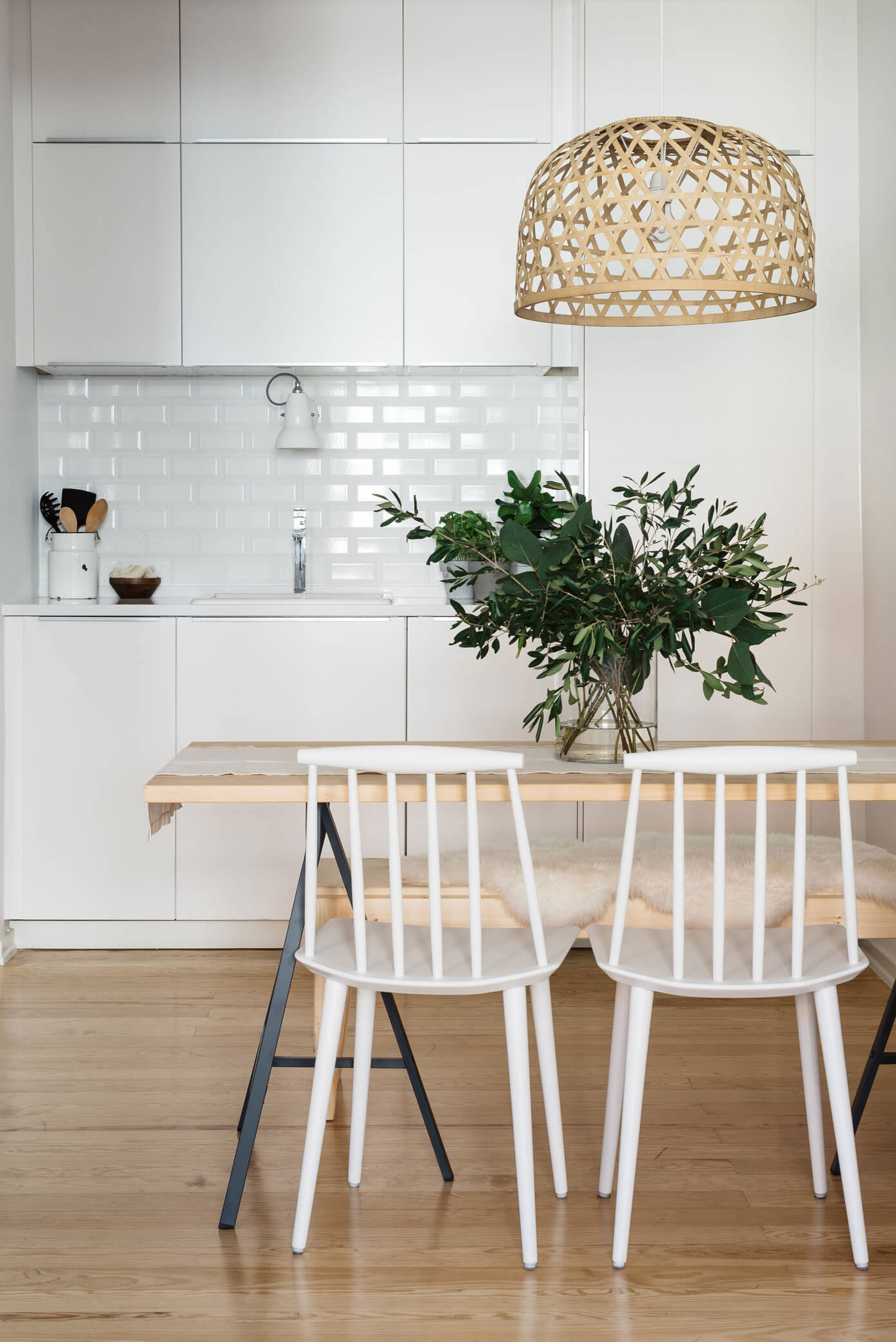 A Luminous Apartment Mixes Character Charm with Contemporary Style in Lisbon by Arkstudio (6)