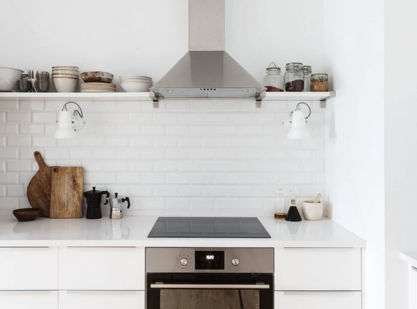 A Luminous Apartment Mixes Character Charm with Contemporary Style in Lisbon by Arkstudio (9)