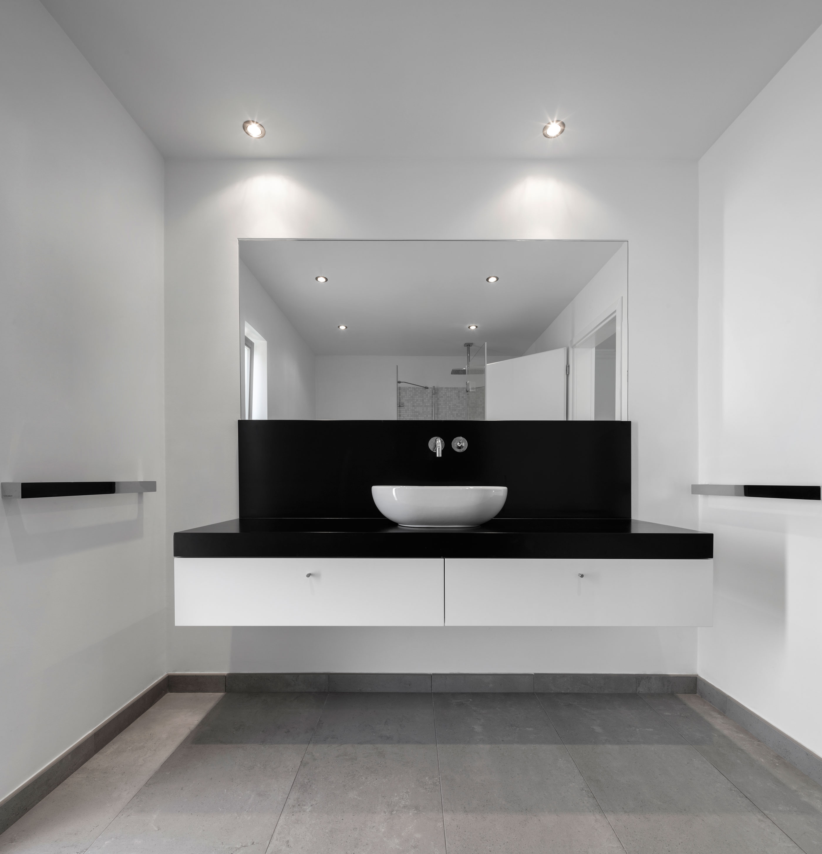 A Luminous Contemporary Home with Bright and Simple Interiors in Algarve by Marlene Uldschmidt Architects (17)