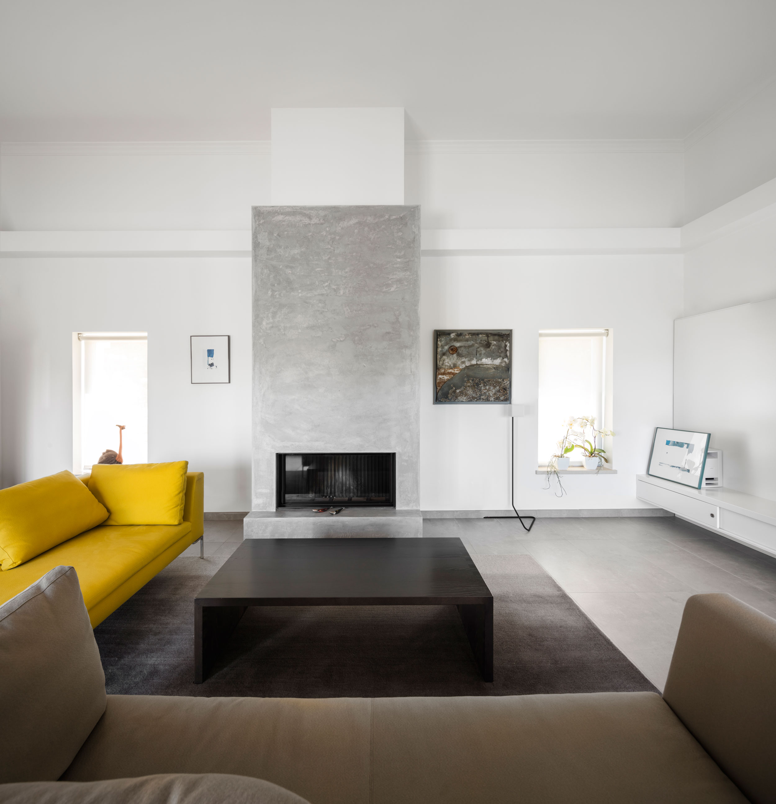 A Luminous Contemporary Home with Bright and Simple Interiors in Algarve by Marlene Uldschmidt Architects (3)