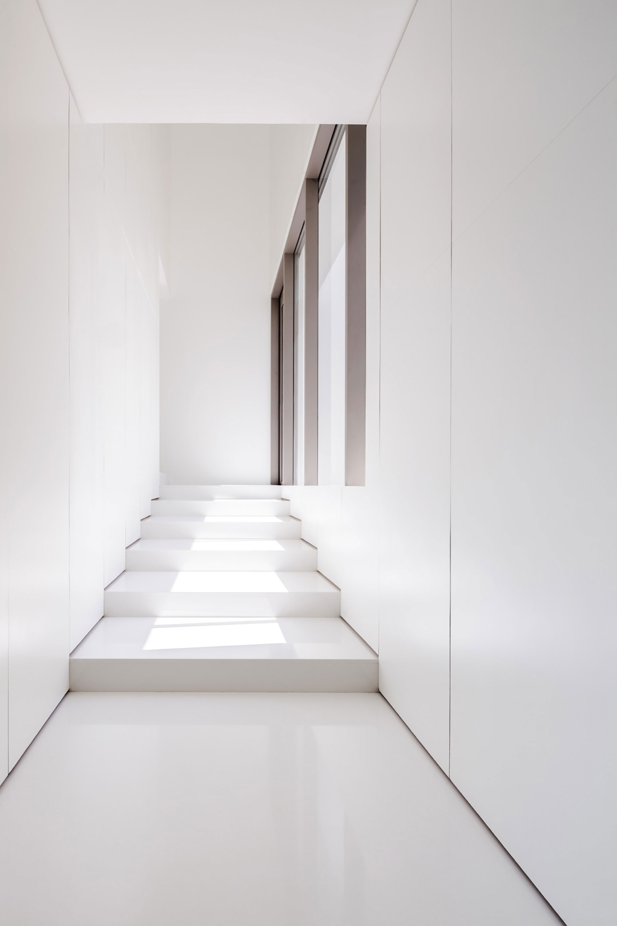 A Luminous Contemporary Home with Natural Light and Ventilation in Thailand by Integrated Field (10)