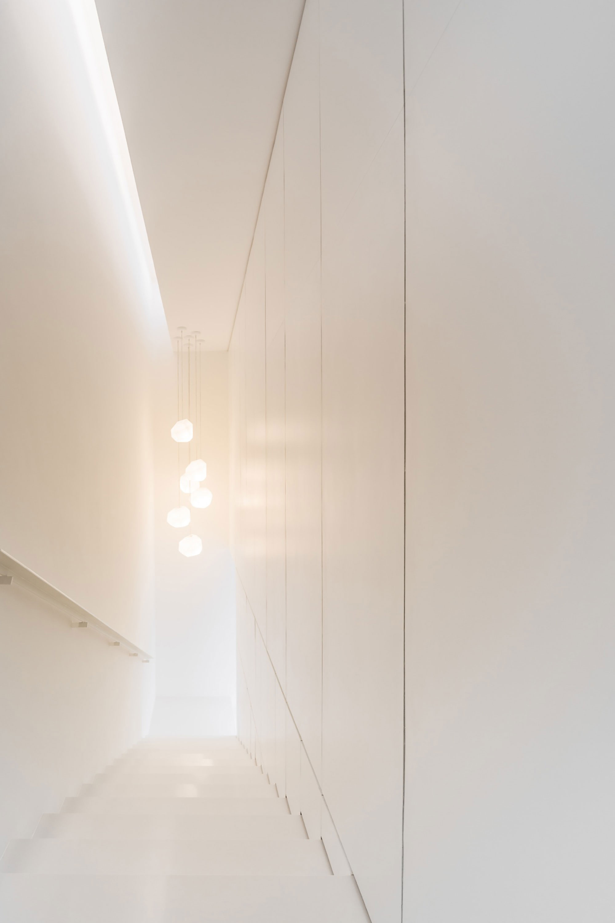 A Luminous Contemporary Home with Natural Light and Ventilation in Thailand by Integrated Field (12)