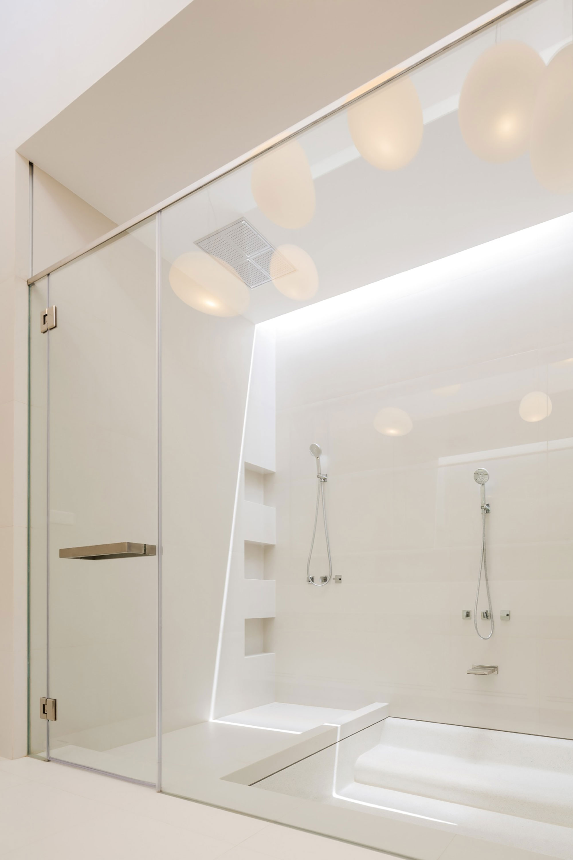 A Luminous Contemporary Home with Natural Light and Ventilation in Thailand by Integrated Field (16)