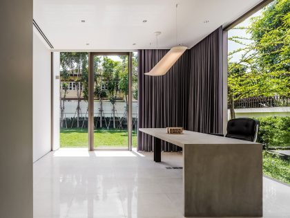 A Luminous Contemporary Home with Natural Light and Ventilation in Thailand by Integrated Field (20)