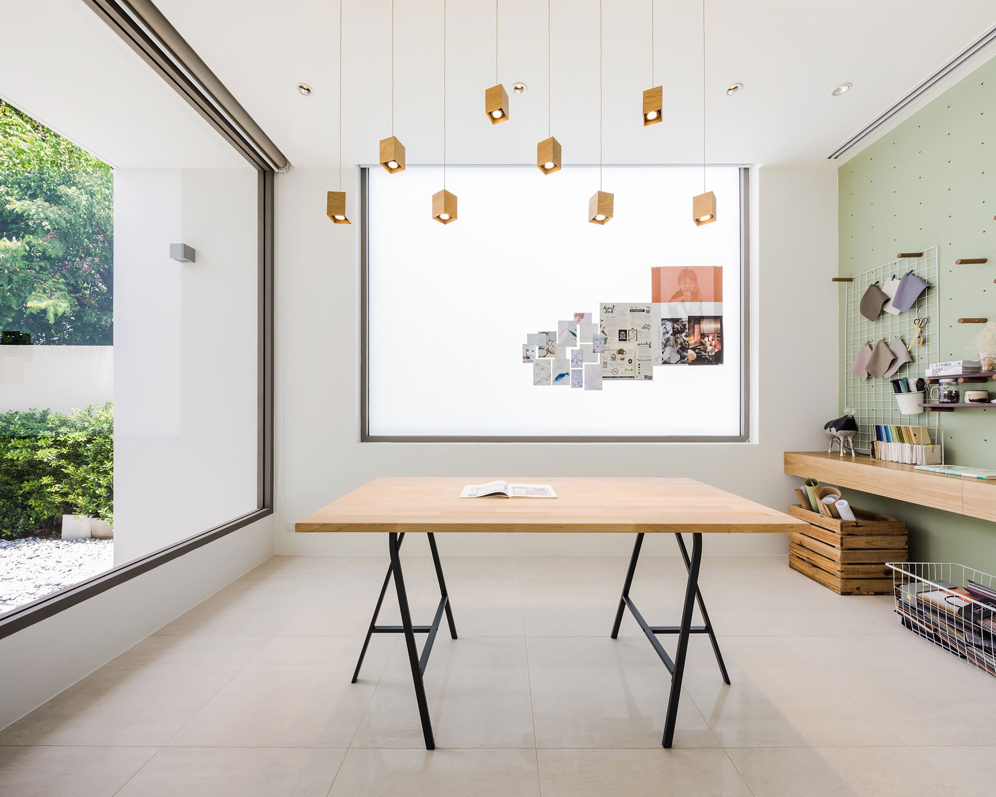 A Luminous Contemporary Home with Natural Light and Ventilation in Thailand by Integrated Field (21)