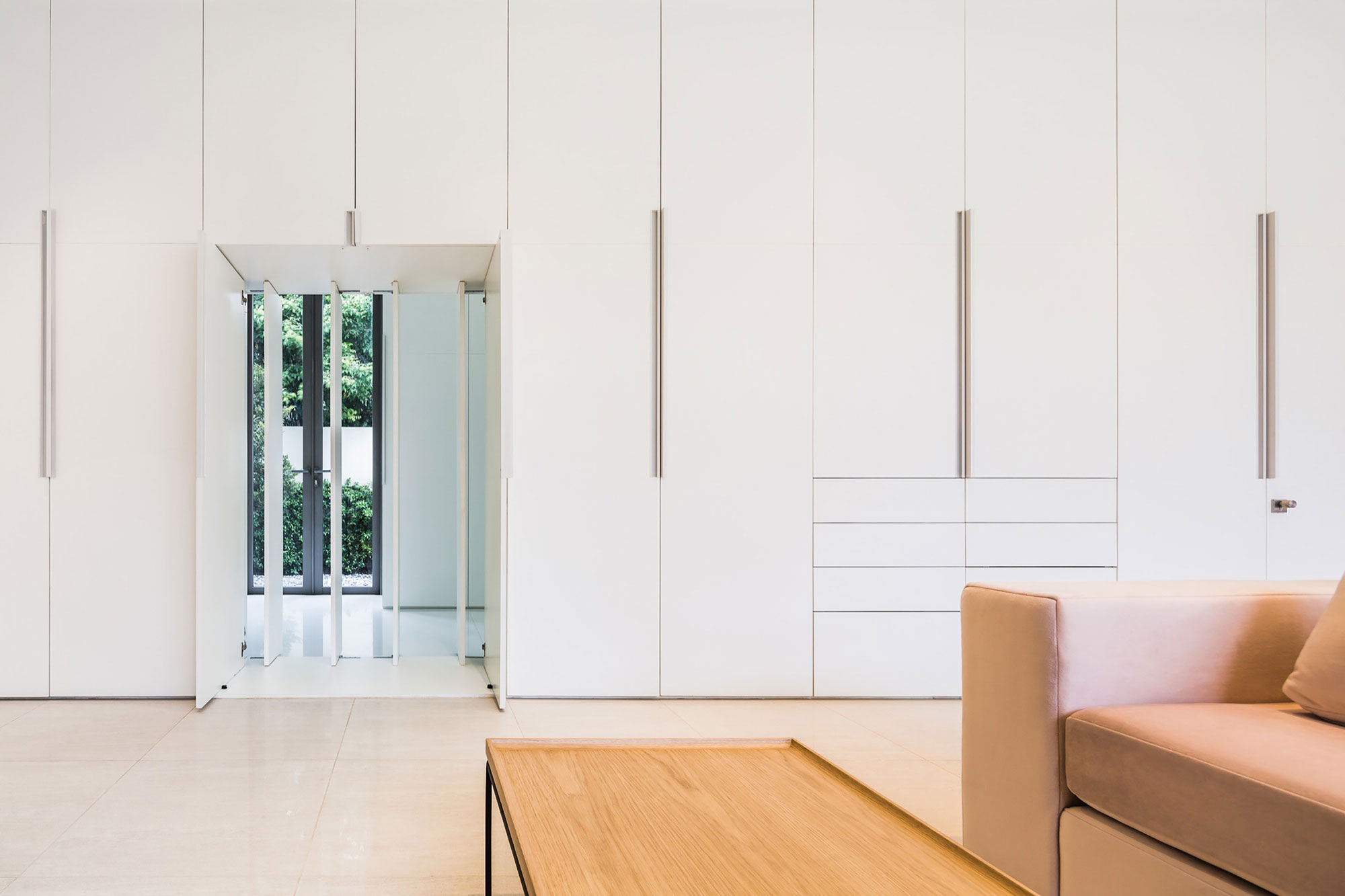 A Luminous Contemporary Home with Natural Light and Ventilation in Thailand by Integrated Field (6)