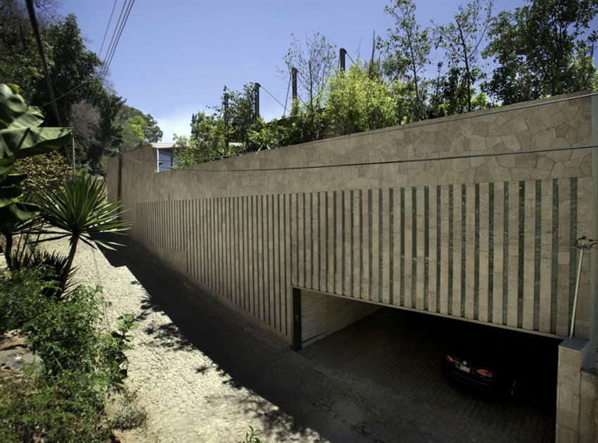 A Luminous Home Surrounded by Wonderful Landscape and Stunning Views of Mexico by Serrano Monjaraz Arquitectos (4)