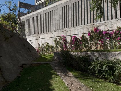 A Luminous Home Surrounded by Wonderful Landscape and Stunning Views of Mexico by Serrano Monjaraz Arquitectos (6)