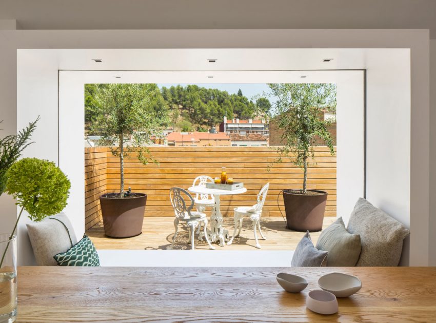 A Luminous and Airy Contemporary Home with Terrace in Barcelona by Susanna Cots Estudi de Disseny (10)