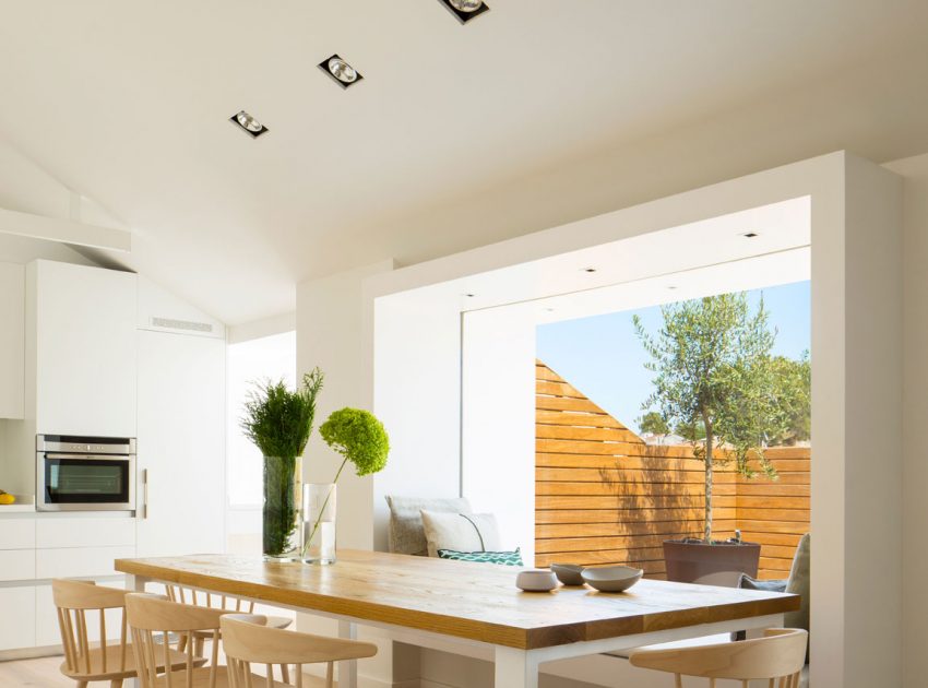 A Luminous and Airy Contemporary Home with Terrace in Barcelona by Susanna Cots Estudi de Disseny (9)