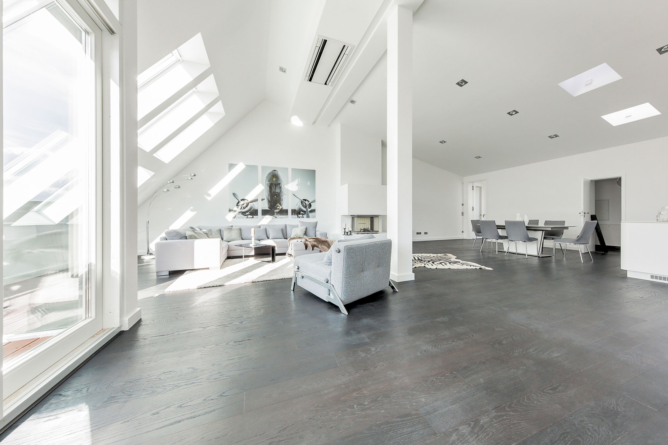 A Luminous and Spacious Contemporary Apartment in Berlin by Donatella Mustavic (1)