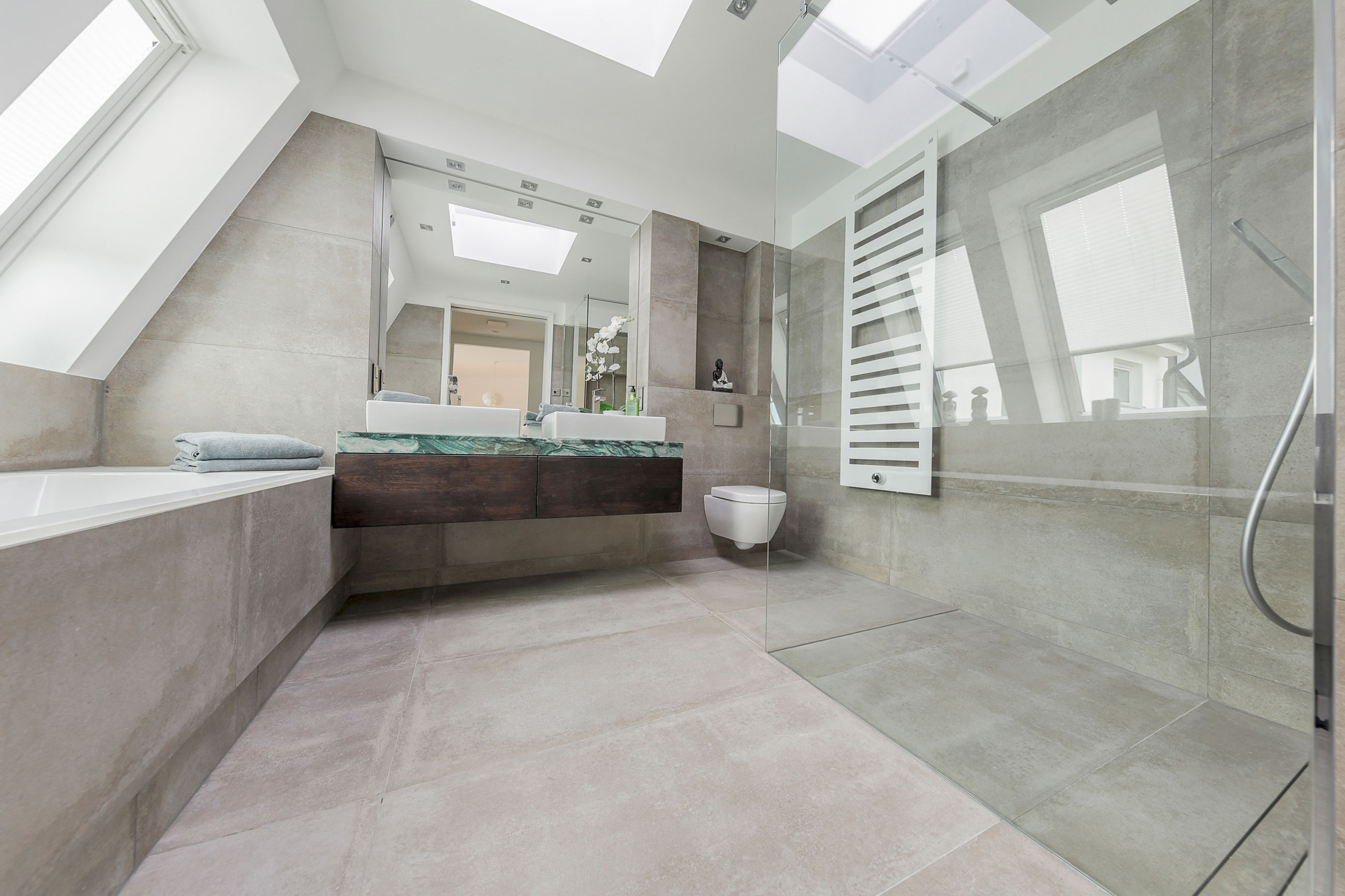 A Luminous and Spacious Contemporary Apartment in Berlin by Donatella Mustavic (18)