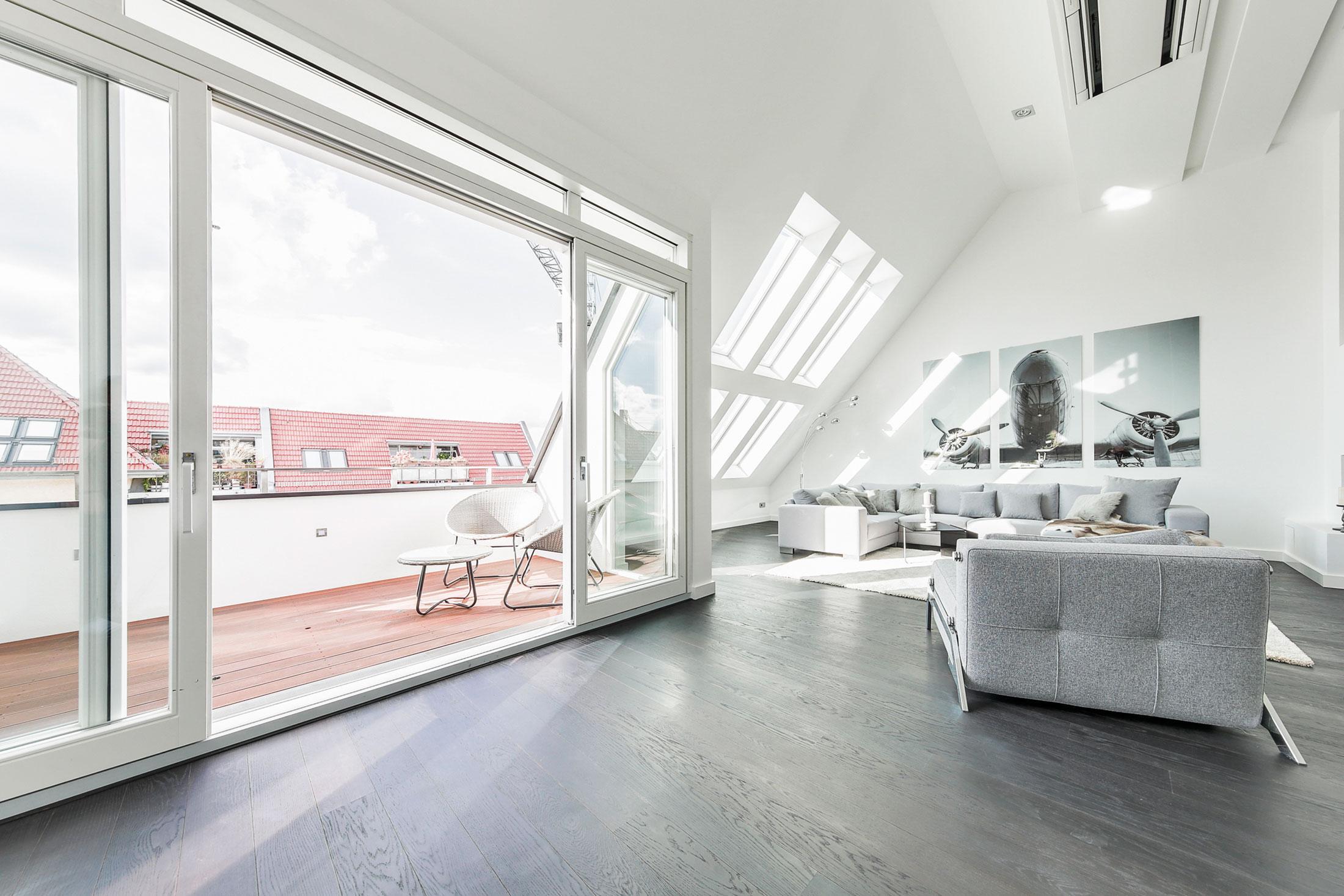A Luminous and Spacious Contemporary Apartment in Berlin by Donatella Mustavic (2)
