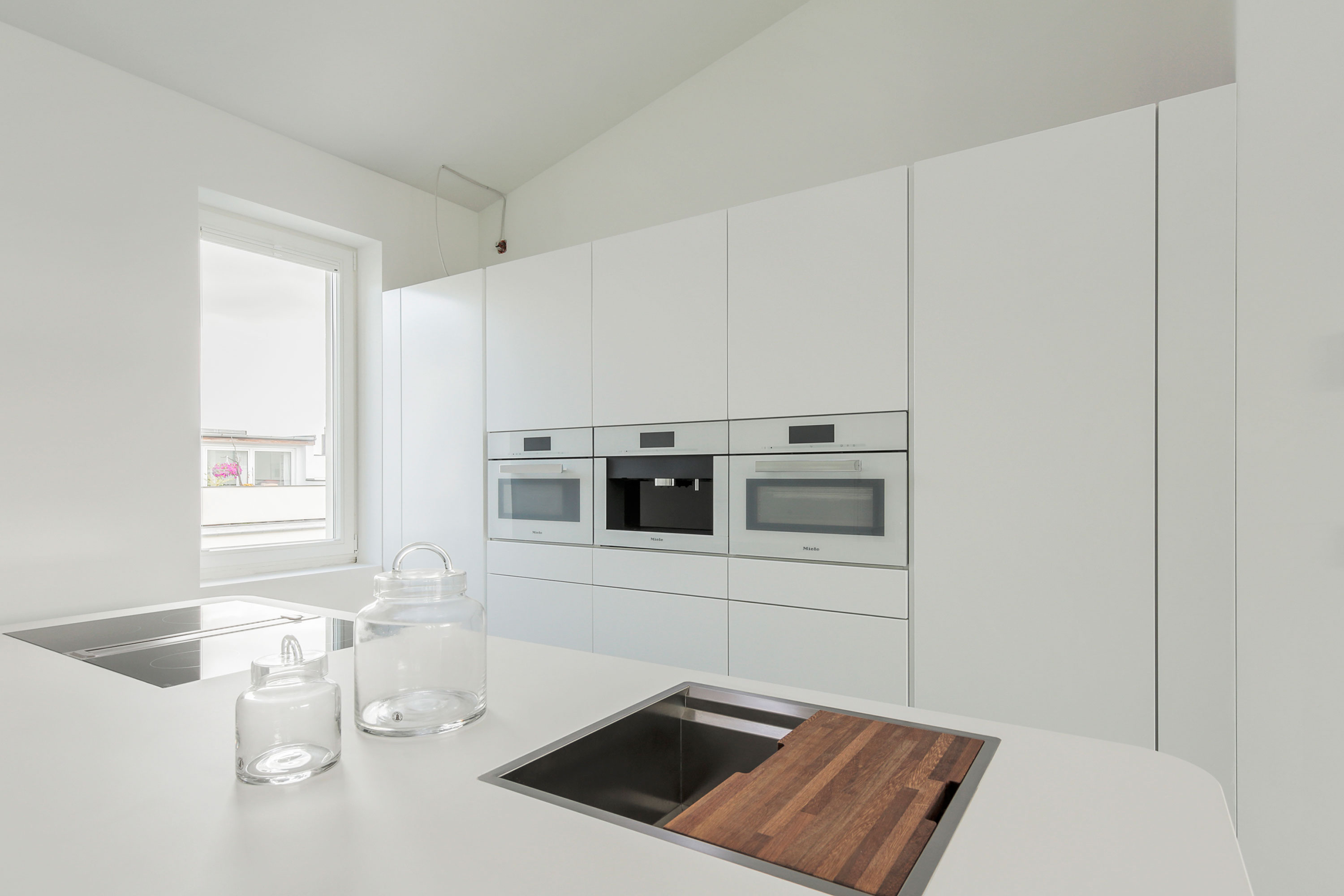 A Luminous and Spacious Contemporary Apartment in Berlin by Donatella Mustavic (6)