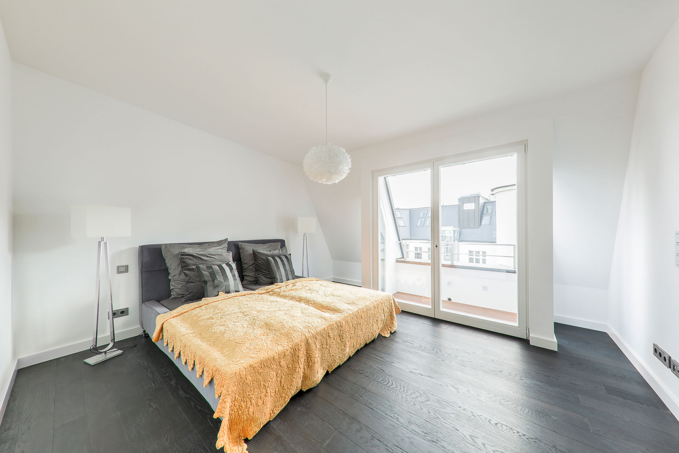 A Luminous and Spacious Contemporary Apartment in Berlin by Donatella Mustavic (9)