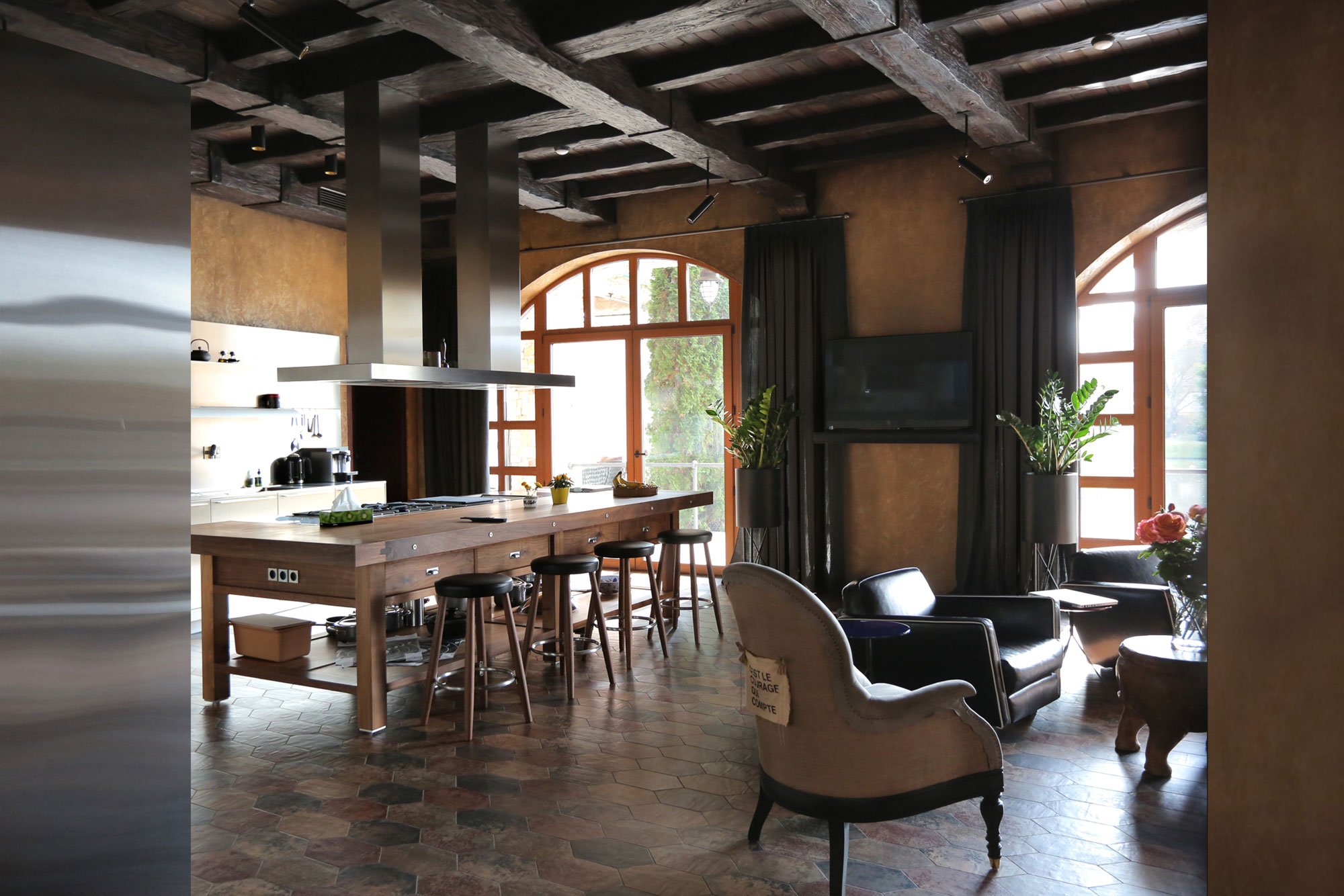 A Luxurious Contemporary Home with Mediterranean Touches and Rustic Vibe in Kiev, Ukraine by Baraban+ design studio (5)