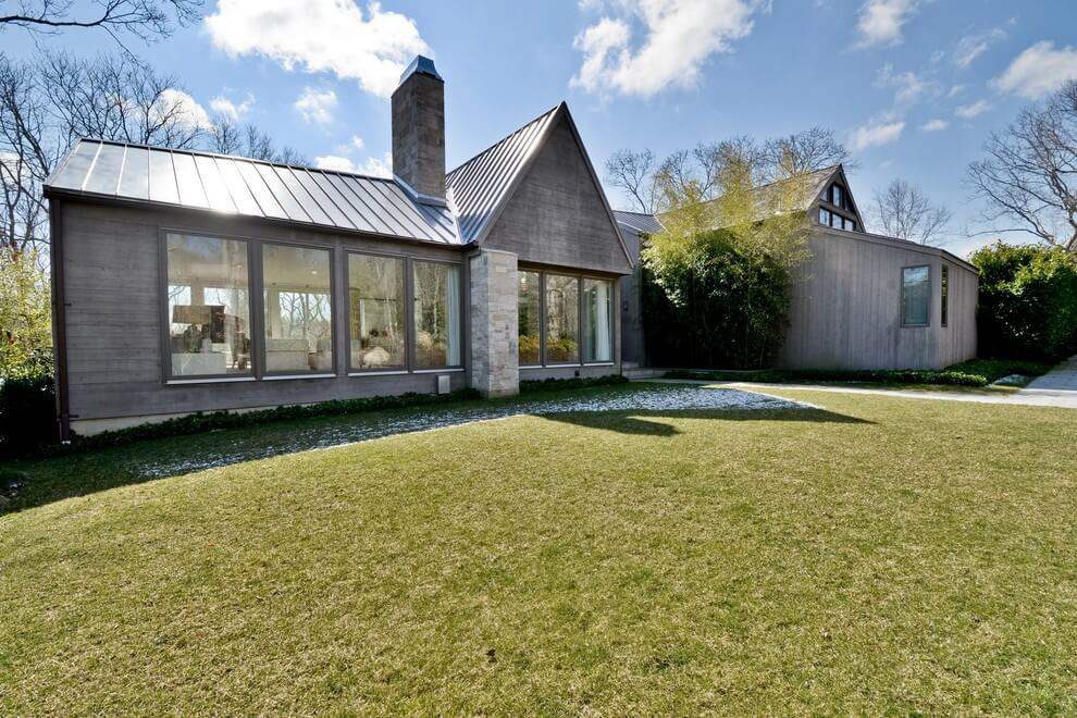 A Luxury Single-Family Home with Rich and Exquisite Interiors in East Hampton by Bruce D. Nagel (1)