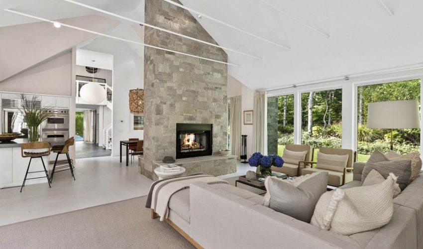 A Luxury Single-Family Home with Rich and Exquisite Interiors in East Hampton by Bruce D. Nagel (4)