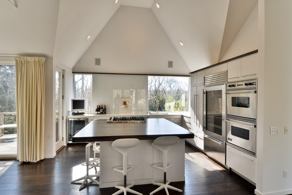 A Luxury Single-Family Home with Rich and Exquisite Interiors in East Hampton by Bruce D. Nagel (7)