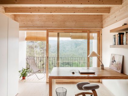 A Magnificent Modern Bioclimatic House in the Middle of a Forest in Serra de Collserola by Alventosa Morell Arquitectes (11)