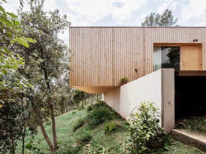 A Magnificent Modern Bioclimatic House in the Middle of a Forest in Serra de Collserola by Alventosa Morell Arquitectes (3)