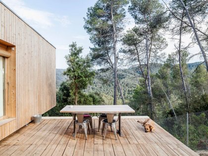 A Magnificent Modern Bioclimatic House in the Middle of a Forest in Serra de Collserola by Alventosa Morell Arquitectes (5)